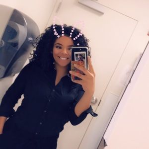 Meet your Posher, Olivia